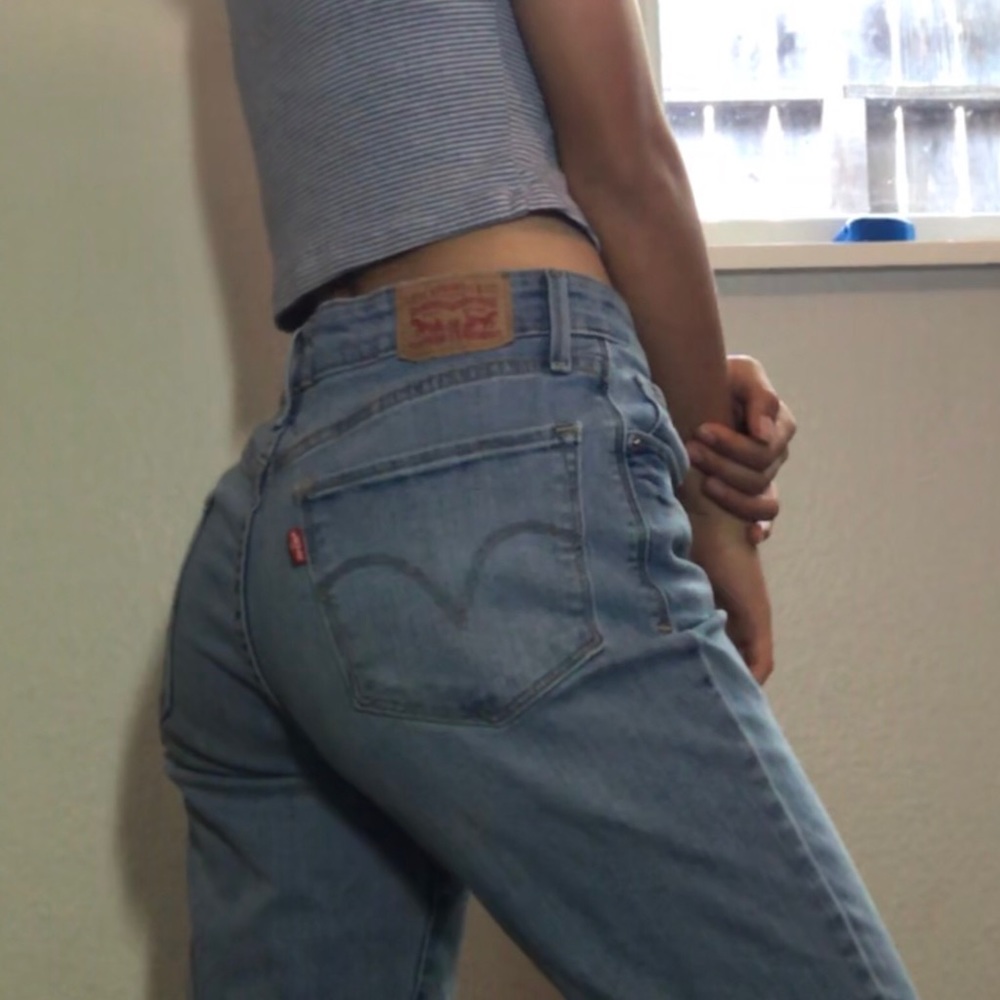 Levi’s Mom Jeans 25